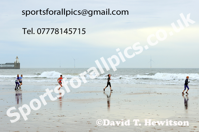 The 2024 Blyth Beach Run, Northumberland.   Photo: David T. Hewitson/Sports for All Pics